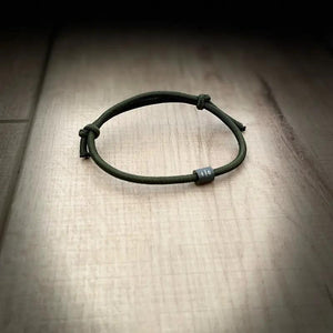 Window Breaker Bracelet – Stylish Survival Wristband Escape Tool | Four Flaire